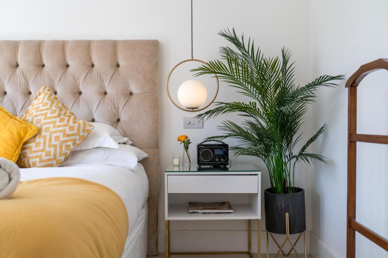 לונדון Captivating Apartment In Shepherds Bush מראה חיצוני תמונה